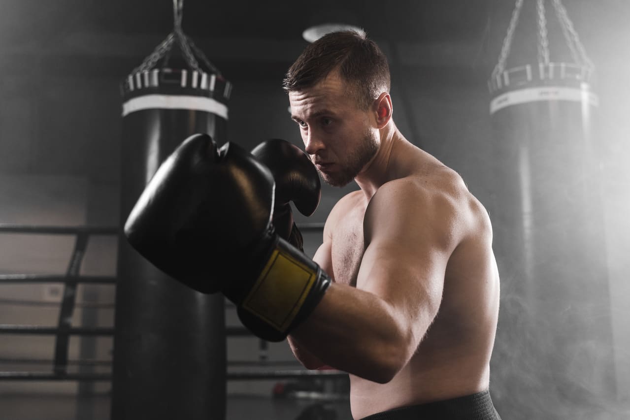 boxer-com-treinamento-de-luvas-pretas (1)